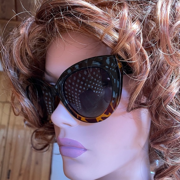THOMAS JAMES for PERVERSE NWT DAHLIA POLARIZED Oversized CATEYE SUNGLASSES main image 5